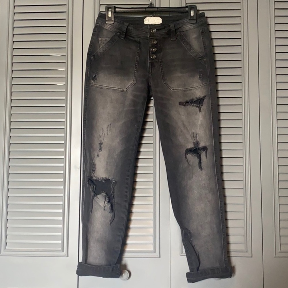 Free People : Distressed Ripped Jeans - 0